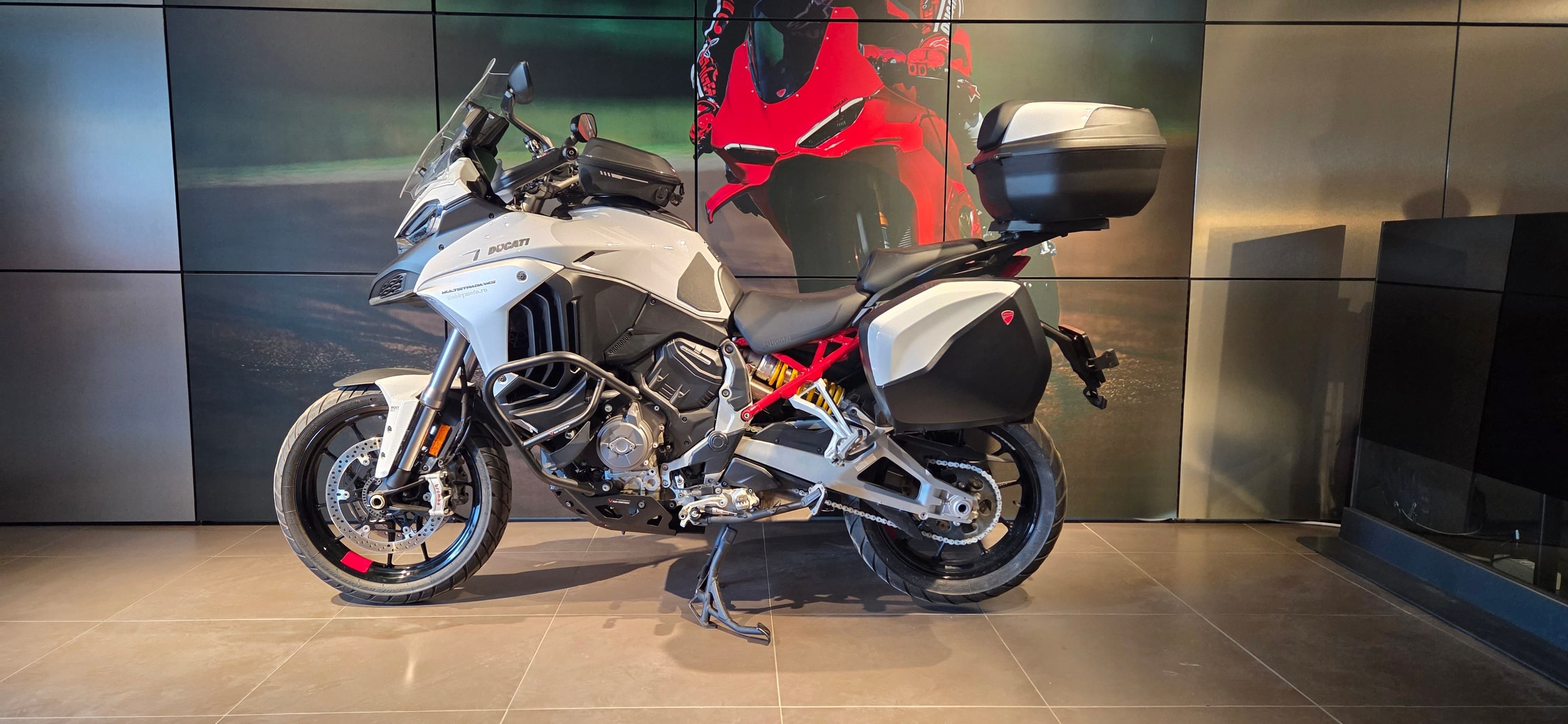 Ducati Multistrada V4S Travel & Radar